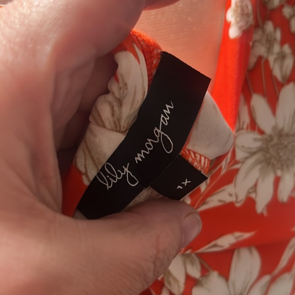 NWT Lilly Morgan floral flowy tank - Picture 4 of 5